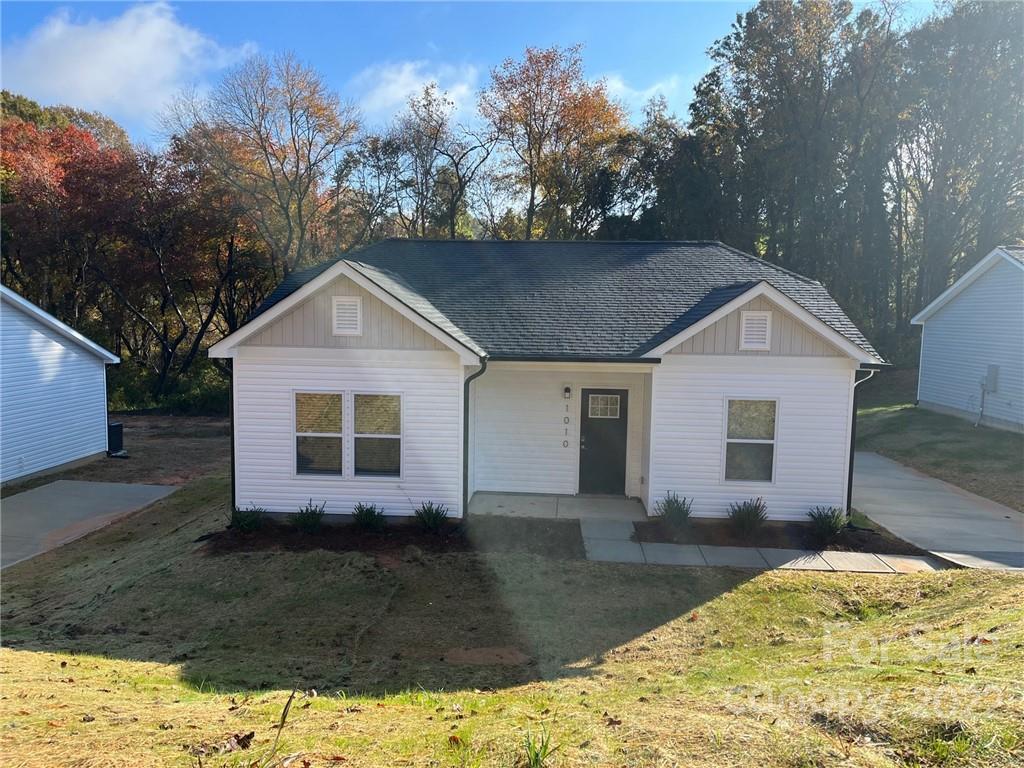 1010 N Oakwood Street Gastonia NC 28052
