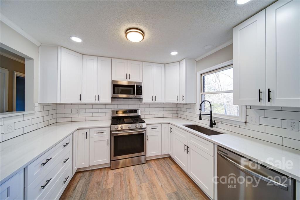 207 Christopher Street Mount Holly NC 28120