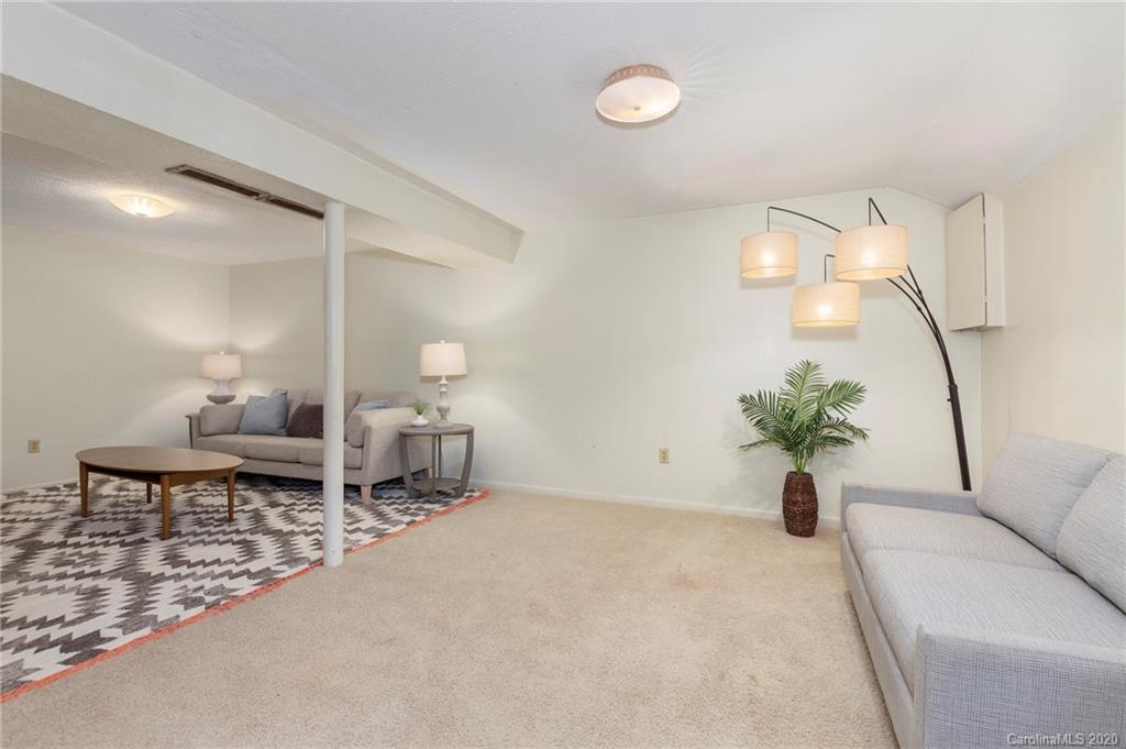 17 Pressley Court Asheville NC 28805