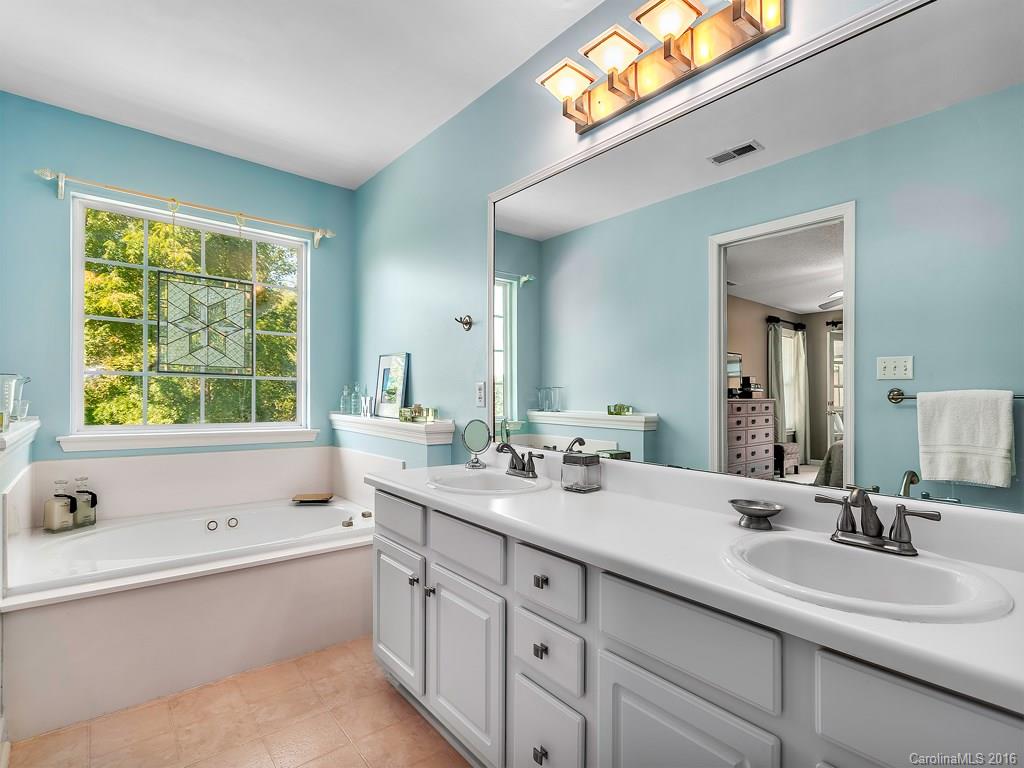 117 Thistle Tree Way Weaverville NC 28787