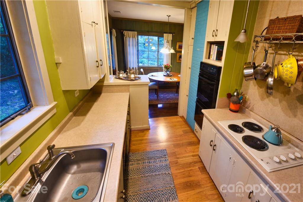 528 Wilderness Road Tryon NC 28782