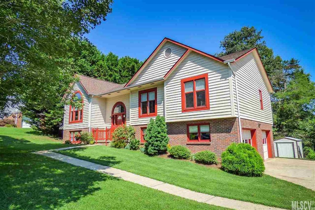 3925 Arrowhead Drive Ne Hickory NC 28601