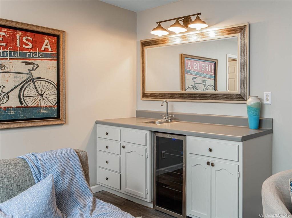 2 Lowry Lane Weaverville NC 28787