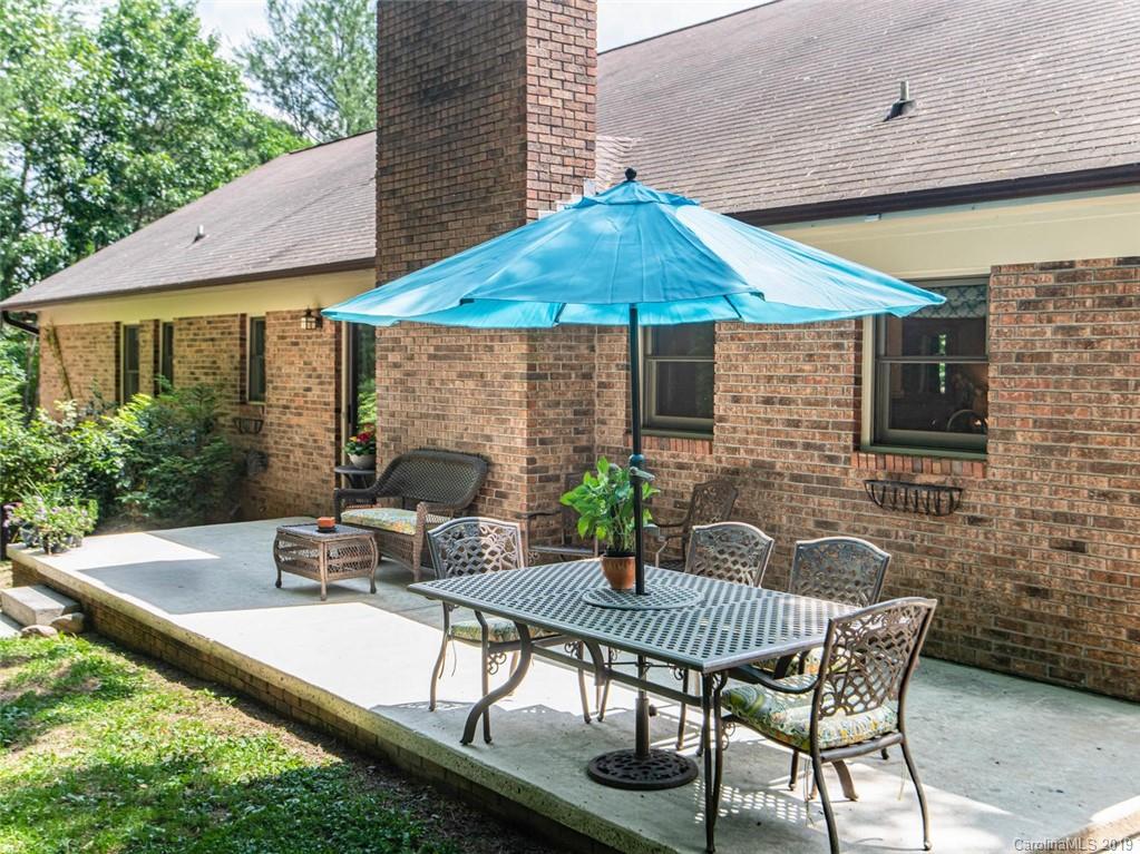 2 Lowry Lane Weaverville NC 28787
