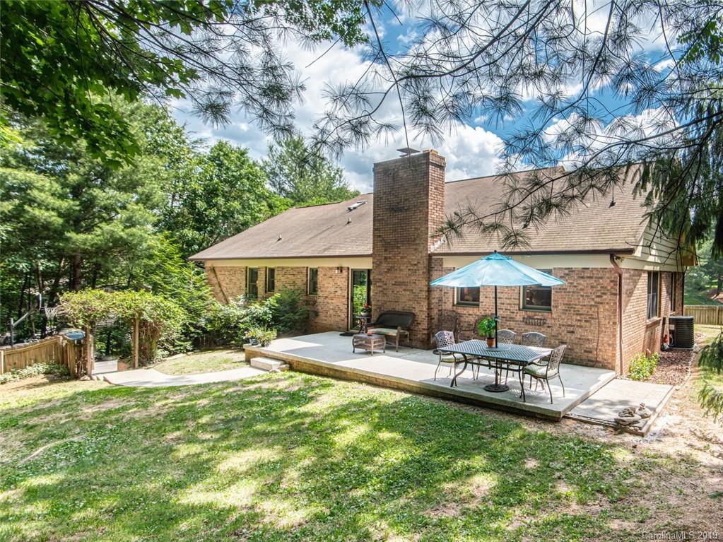 2 Lowry Lane Weaverville NC 28787