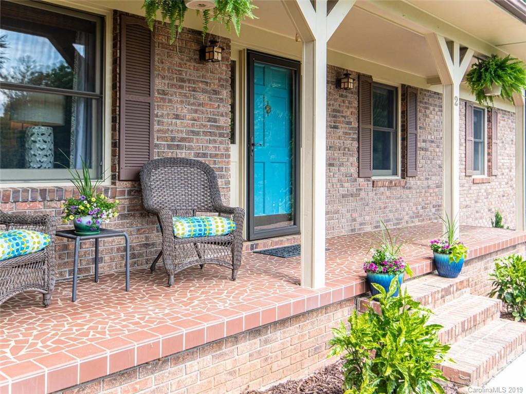 2 Lowry Lane Weaverville NC 28787