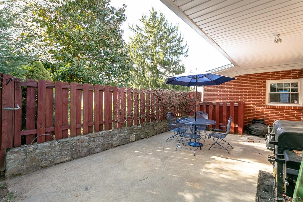 109 College Circle Swannanoa NC 28778