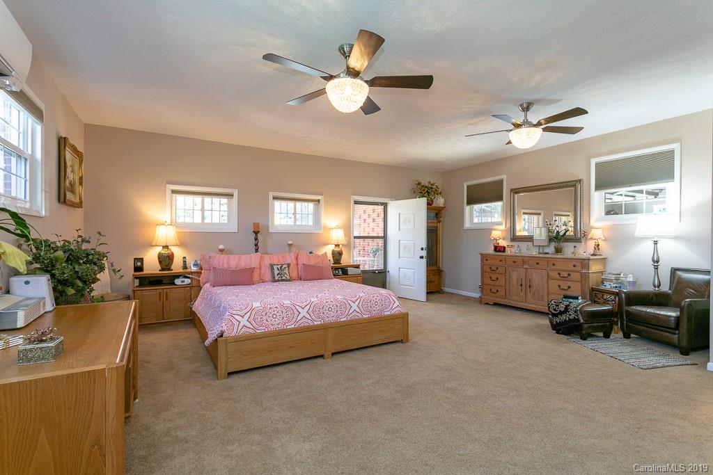 109 College Circle Swannanoa NC 28778