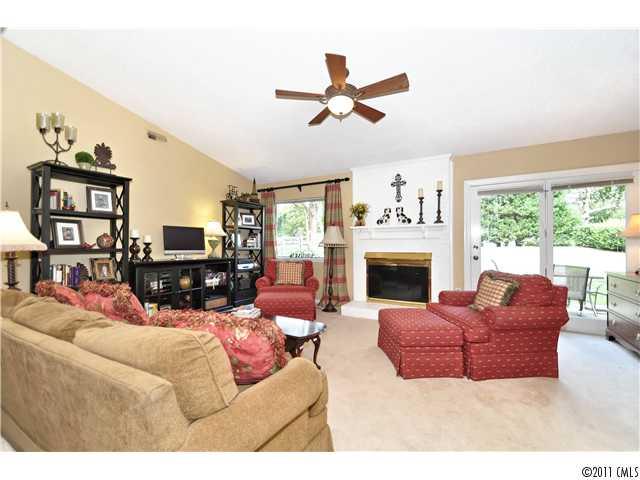 9252 Essen Lane Charlotte NC 28210