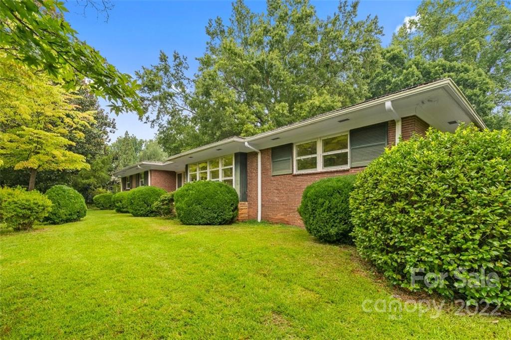 509 W Lowrance Avenue Mooresville NC 28115